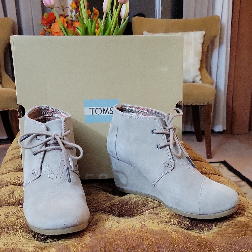 TOMS Women's Gray Wedge Booties